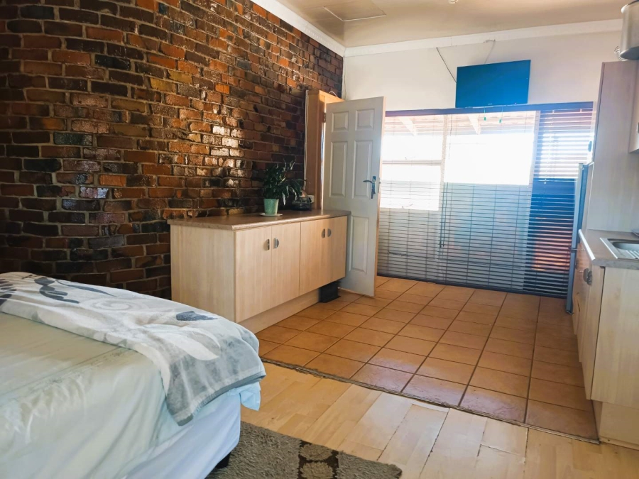 5 Bedroom Property for Sale in Pellissier Free State